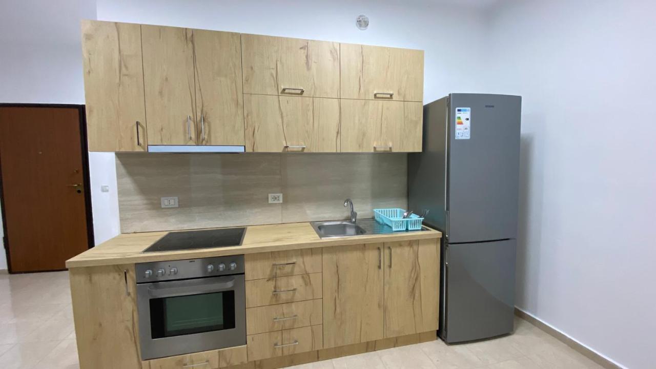 Anna'S Apartament Lushnje Luaran gambar