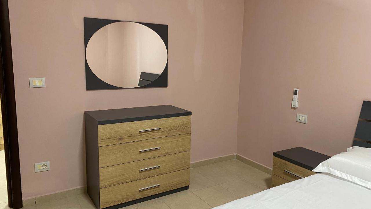 Anna'S Apartament Lushnje Luaran gambar