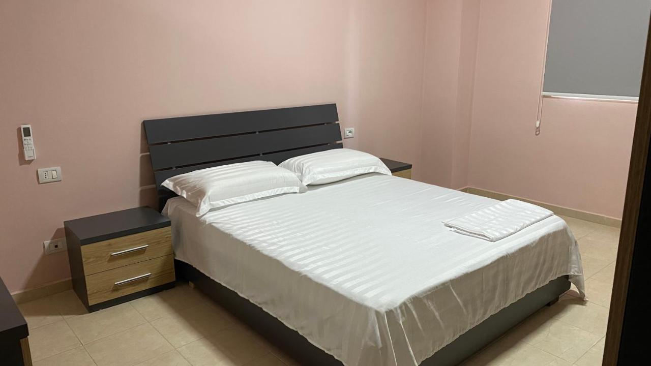 Anna'S Apartament Lushnje Luaran gambar